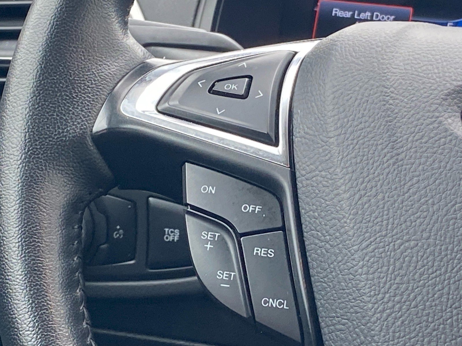 Certified 2024 Ford Edge SEL image 8