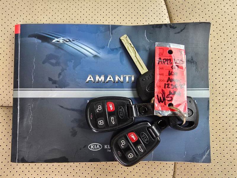 Used 2007 Kia Amanti w/ Leather Pkg image 11
