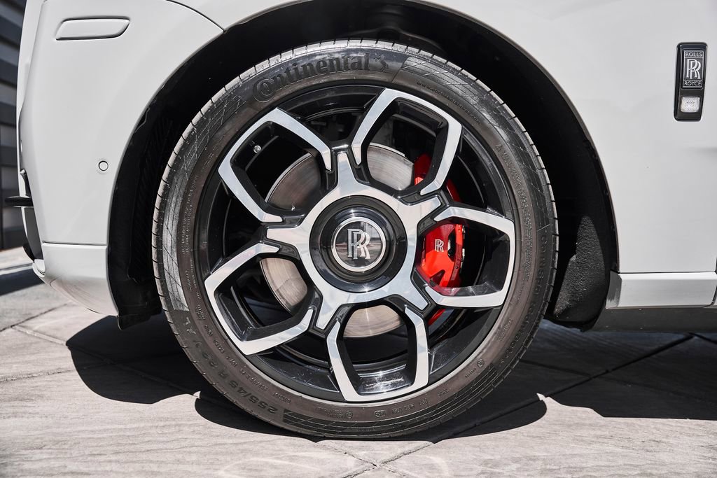 Used 2024 Rolls-Royce Cullinan Black Badge w/ Dark Exterior Package image 3