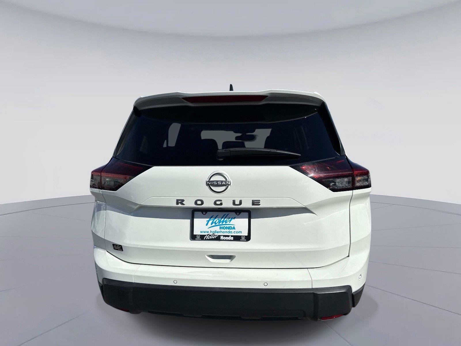 Used 2024 Nissan Rogue S FWD image 5