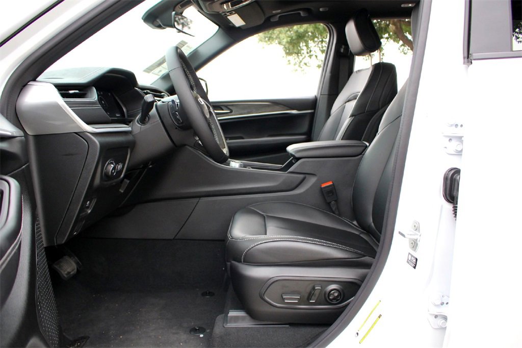 New 2025 Jeep Grand Cherokee Limited w/ MOPAR Finishing Package image 7