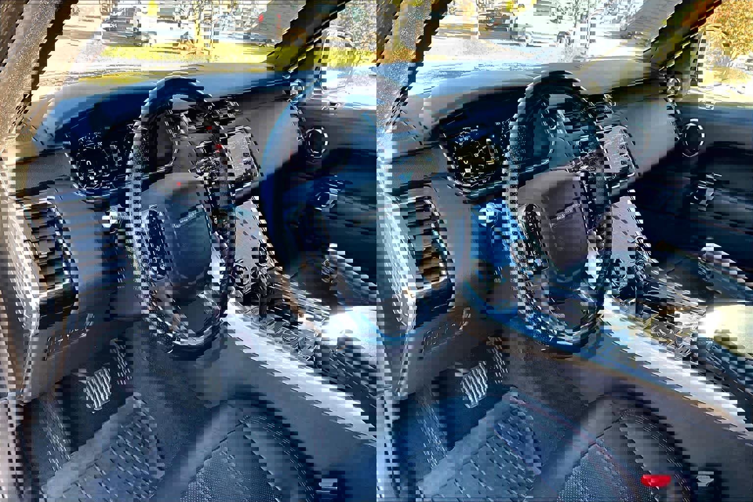 Used 2019 Land Rover Range Rover Sport HSE image 17