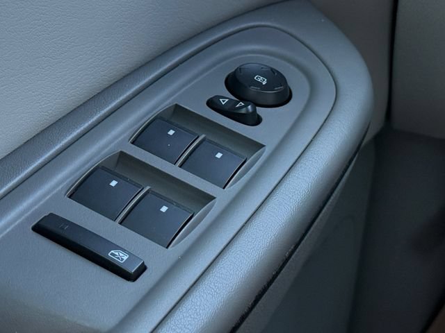 Used 2016 GMC Acadia SLT w/ Open Road Package AWD/4WD image 17
