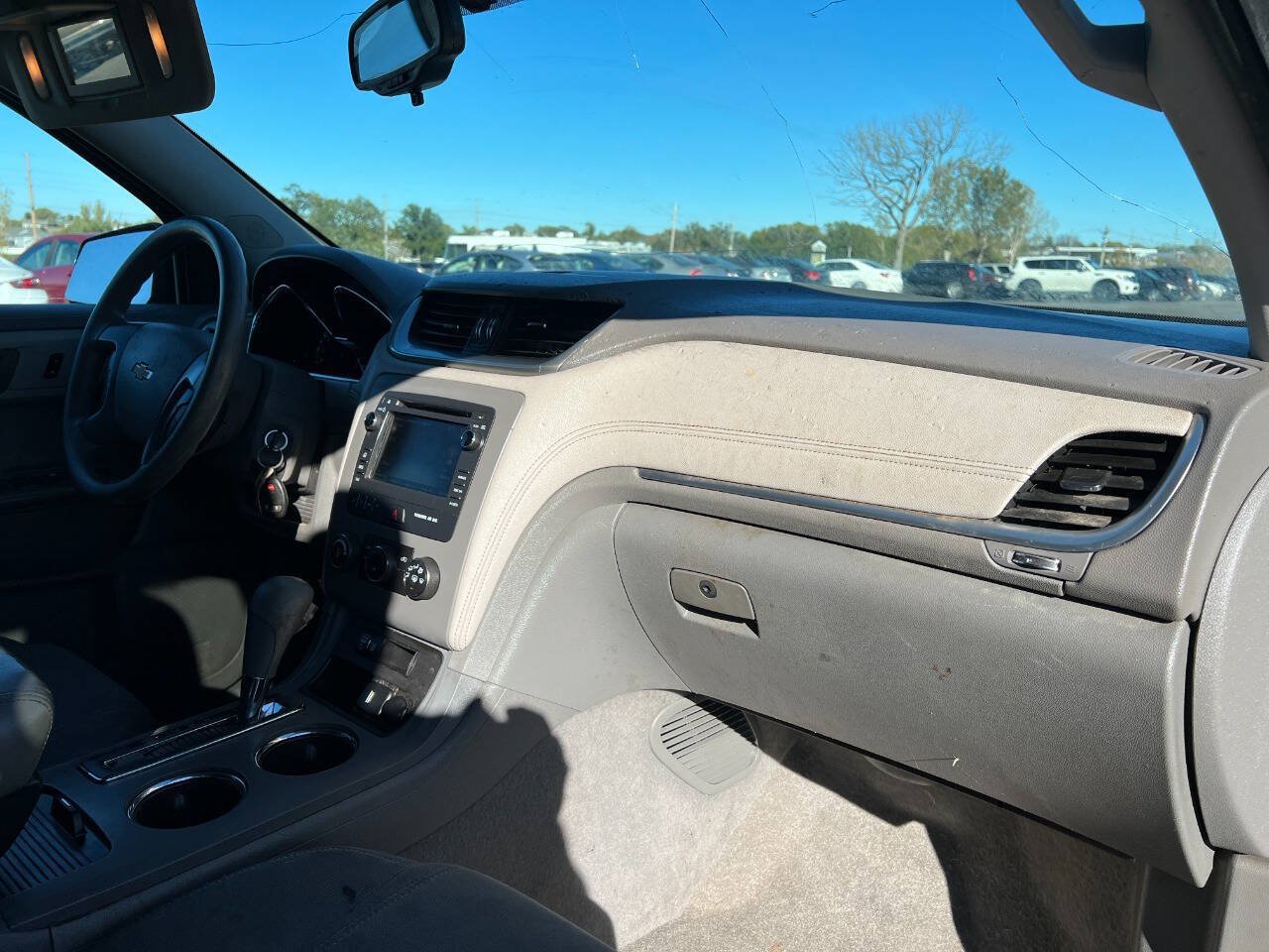Used 2017 Chevrolet Traverse LS FWD image 4