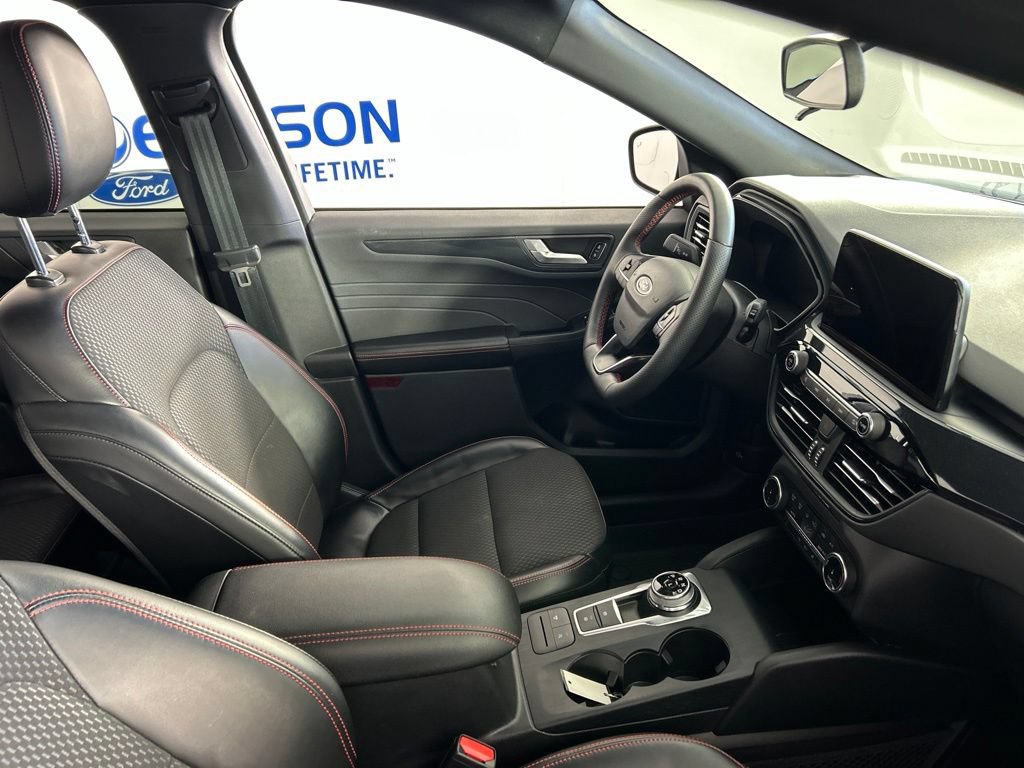 Used 2023 Ford Escape ST-Line Select AWD/4WD image 18