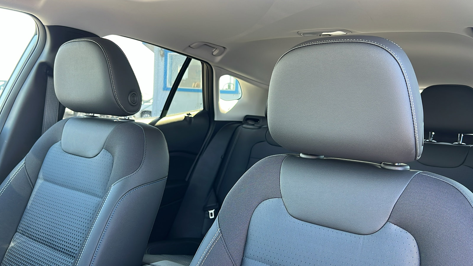 New 2026 Chevrolet Trax LT w/ Sunroof Package image 18