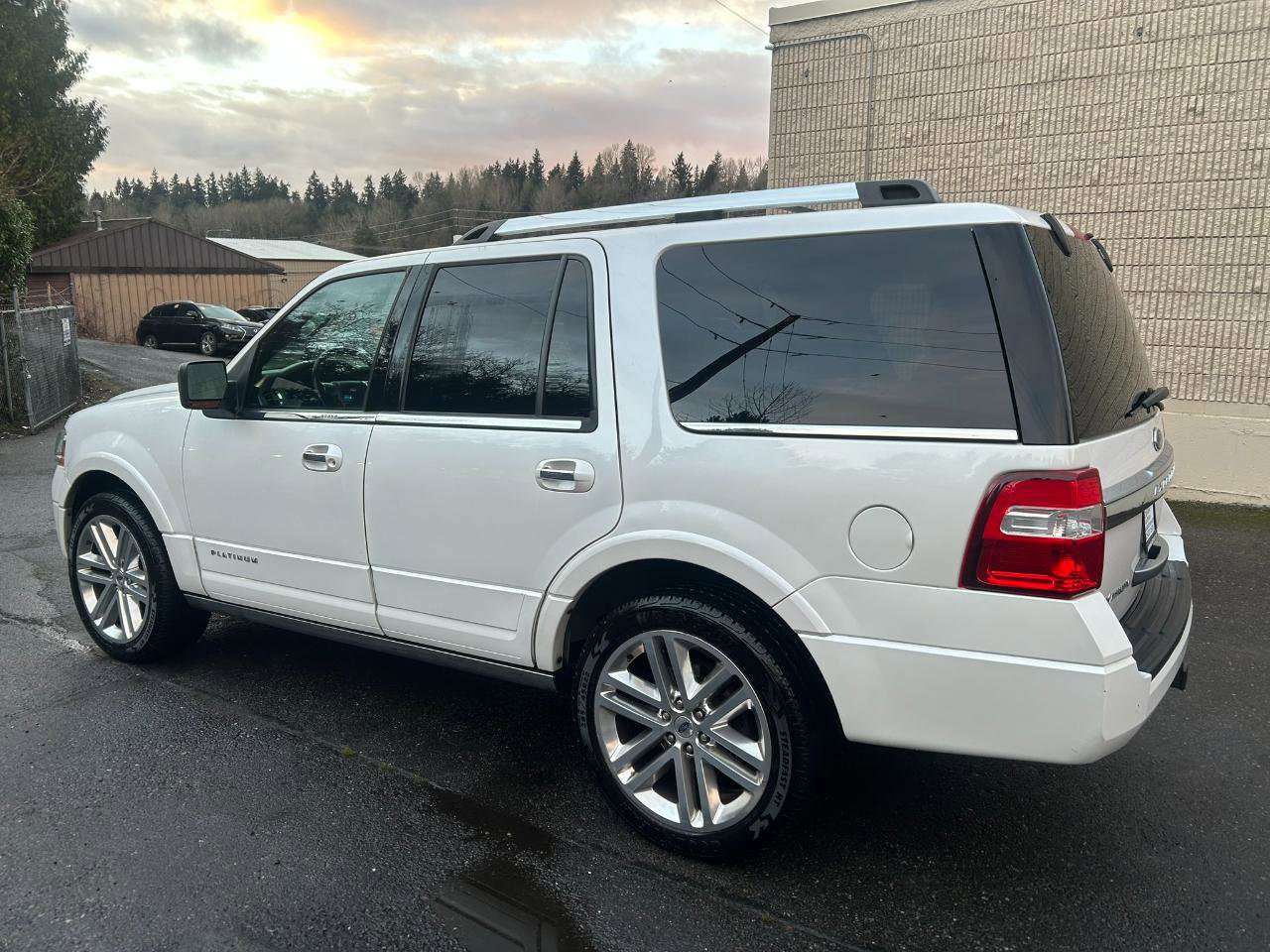 Used 2016 Ford Expedition Platinum image 7