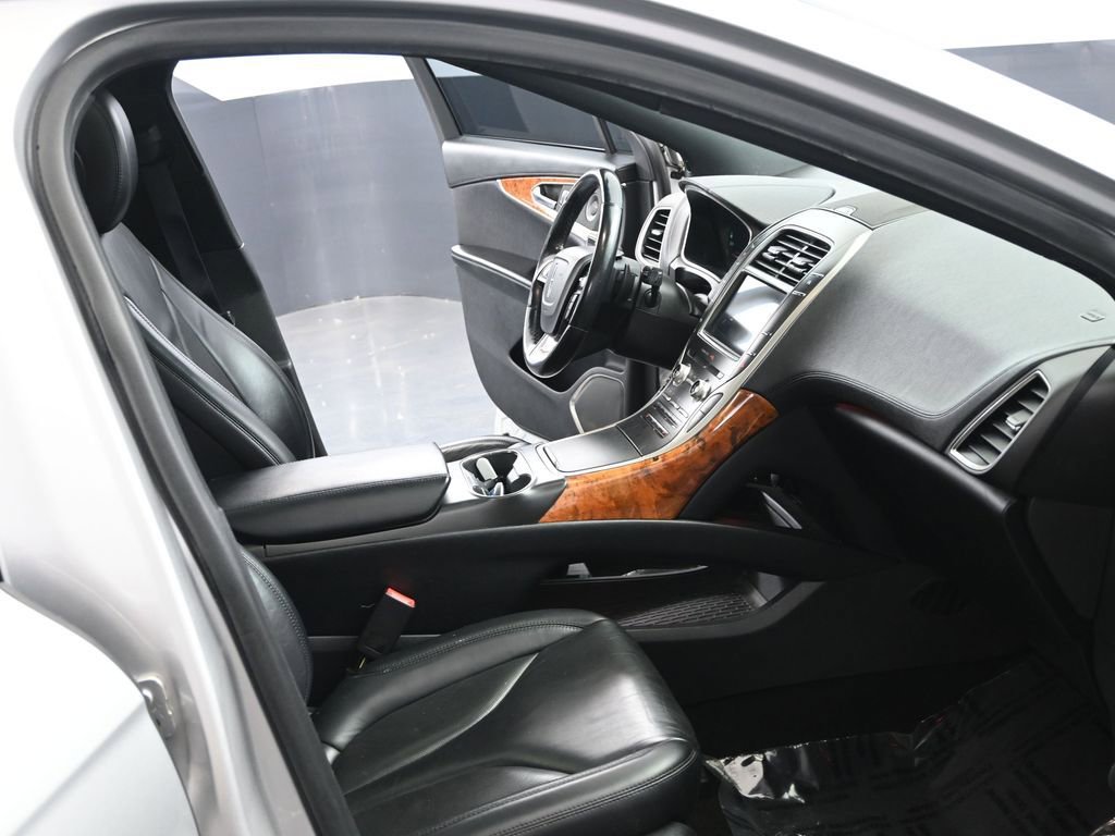 Used 2019 Lincoln Nautilus Select image 24