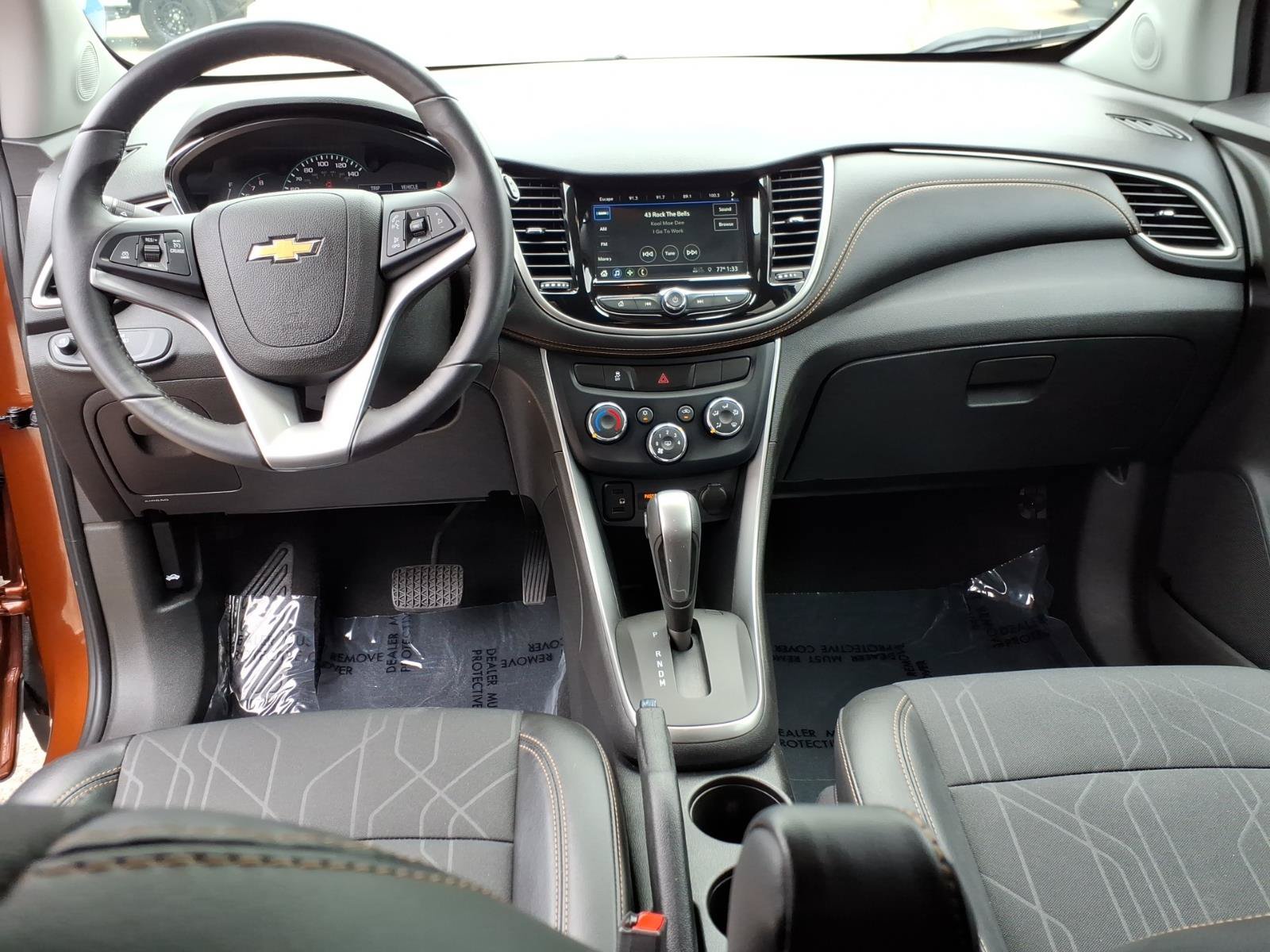 Used 2019 Chevrolet Trax LT w/ LT Convenience Package FWD image 14