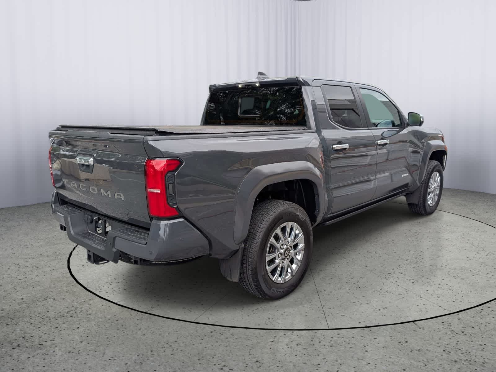 Used 2024 Toyota Tacoma Limited AWD/4WD image 3