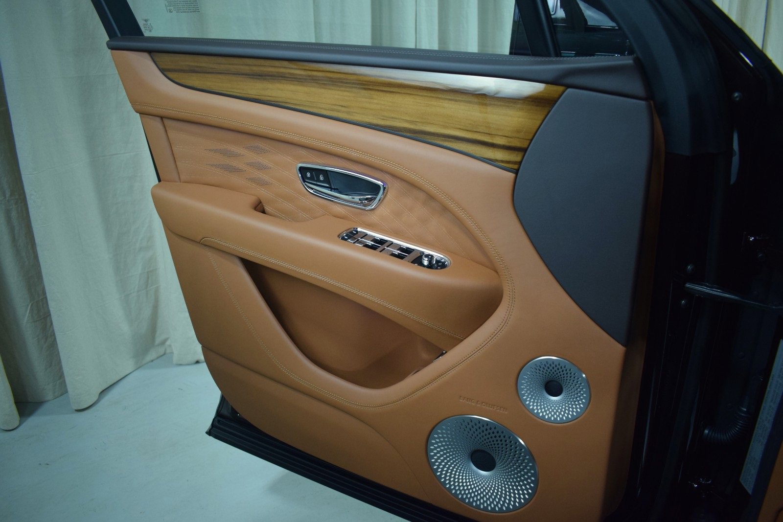 New 2025 Bentley Bentayga image 39