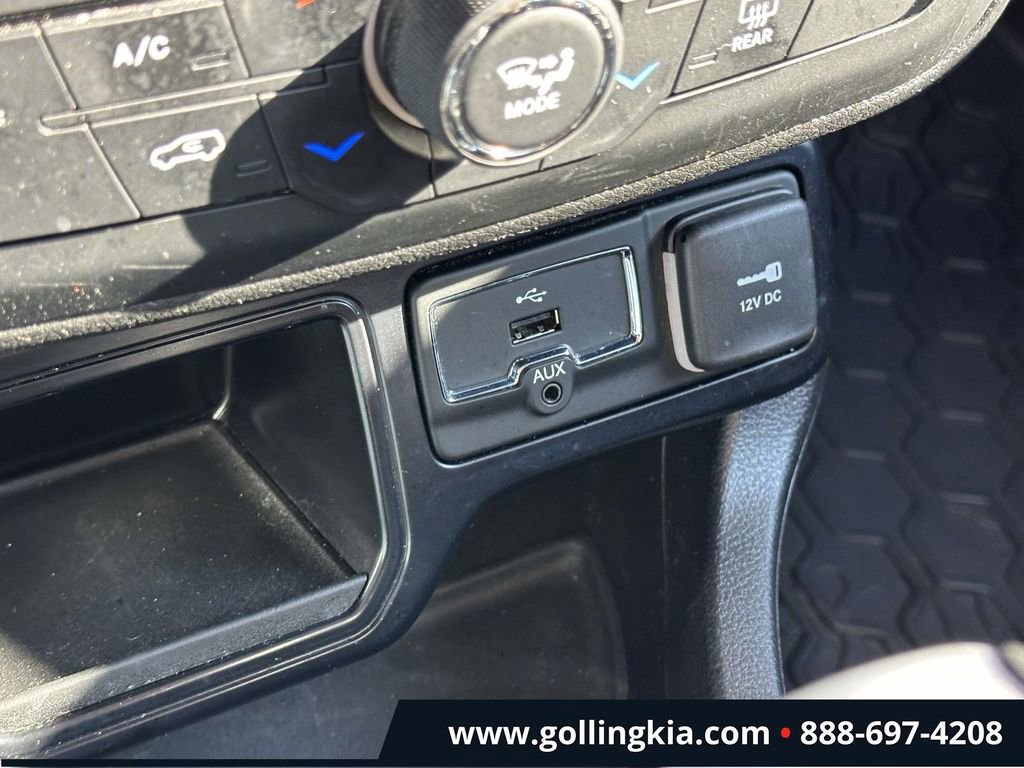 Used 2018 Jeep Renegade Latitude image 27