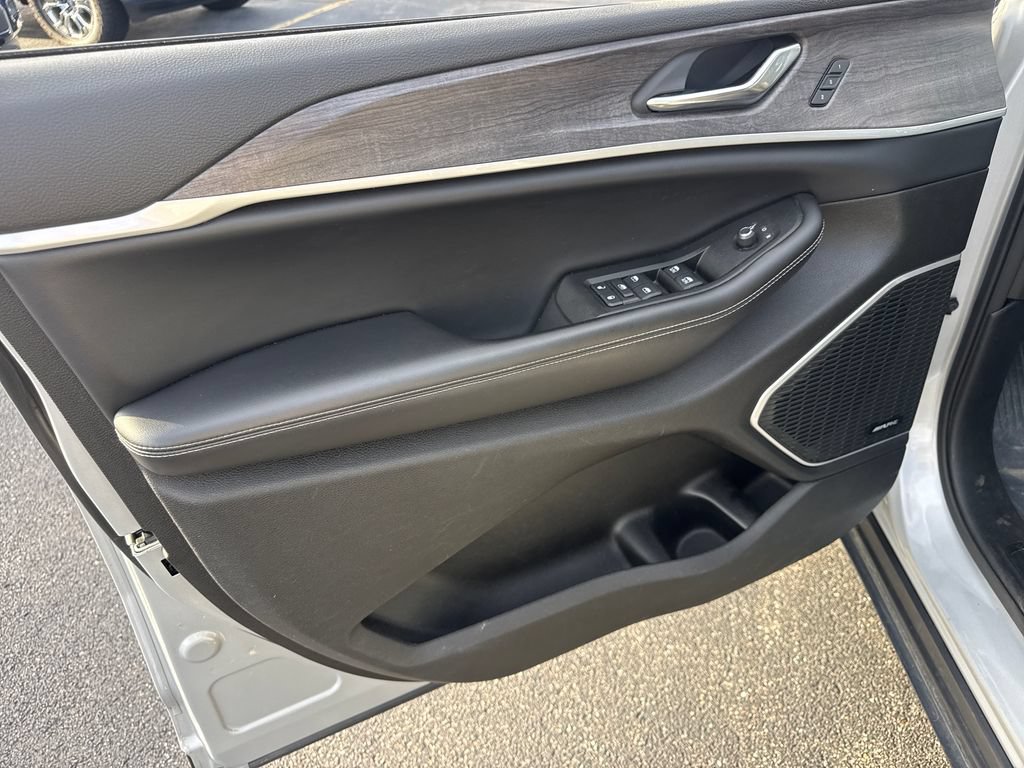 Used 2024 Jeep Grand Cherokee Limited 4xe AWD/4WD image 29
