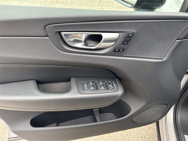 Used 2024 Volvo XC60 B5 Core image 14