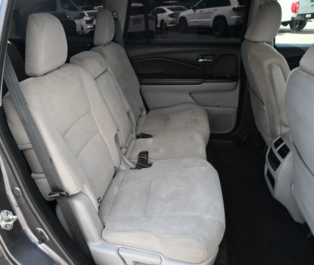 Used 2017 Honda Pilot EX image 17