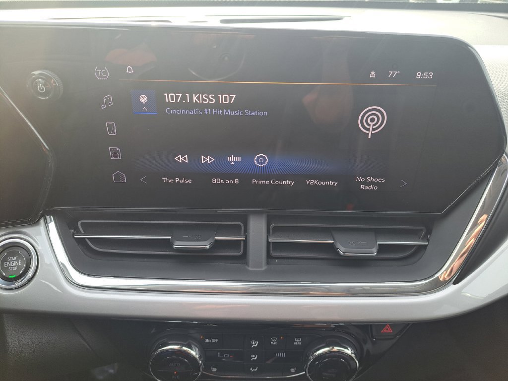 Used 2025 Chevrolet Trax LT w/ LT Convenience Package FWD image 13