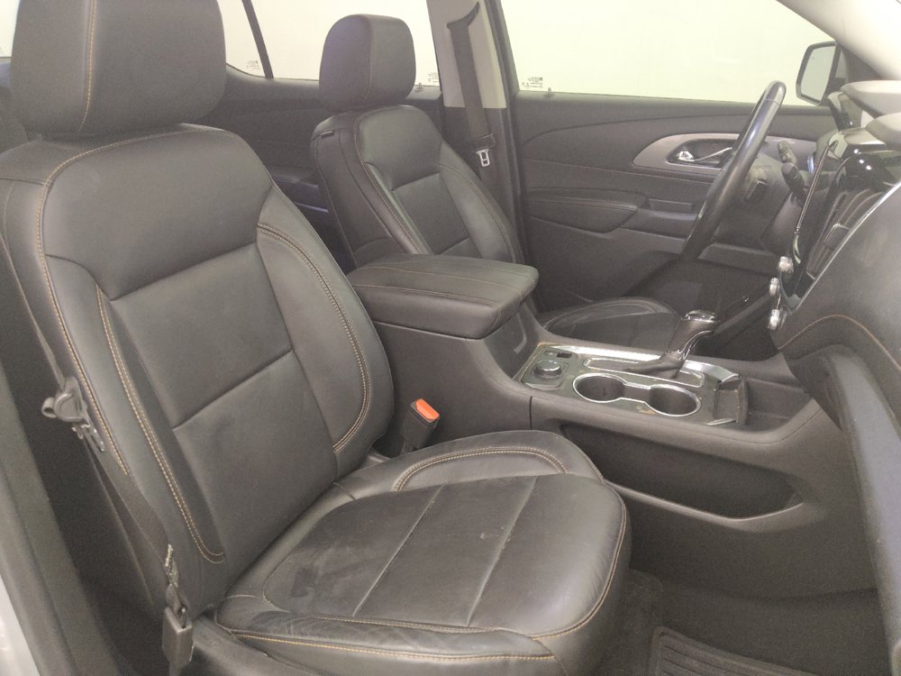 Used 2020 Chevrolet Traverse RS FWD image 21