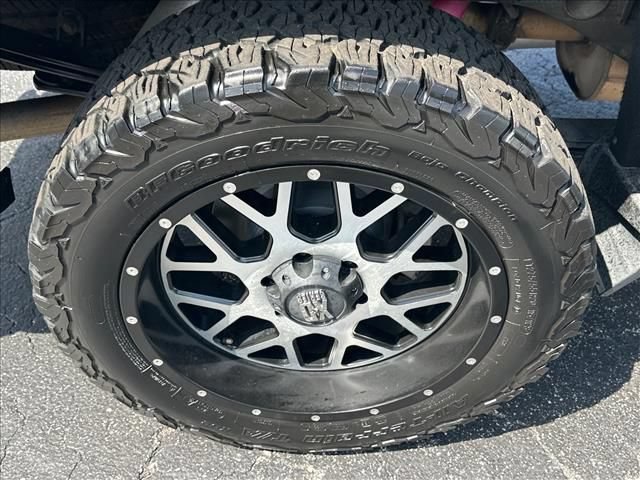 Used 2018 Chevrolet Silverado 1500 LT w/ All Star Edition AWD/4WD image 31