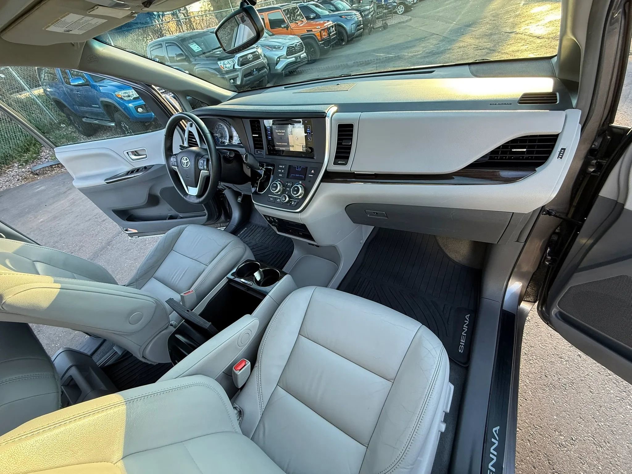 Used 2017 Toyota Sienna XLE Premium w/ Protection Package image 30