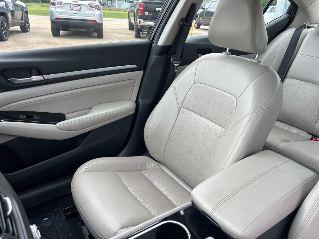 Used 2023 Nissan Altima 2.5 SL FWD image 9