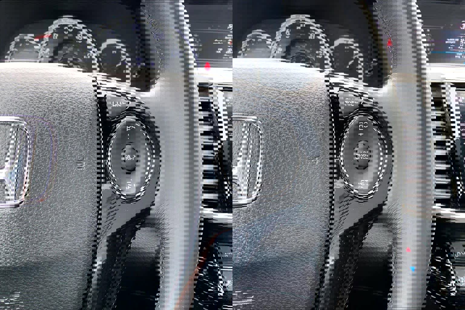 Used 2017 Honda Accord EX-L image 25