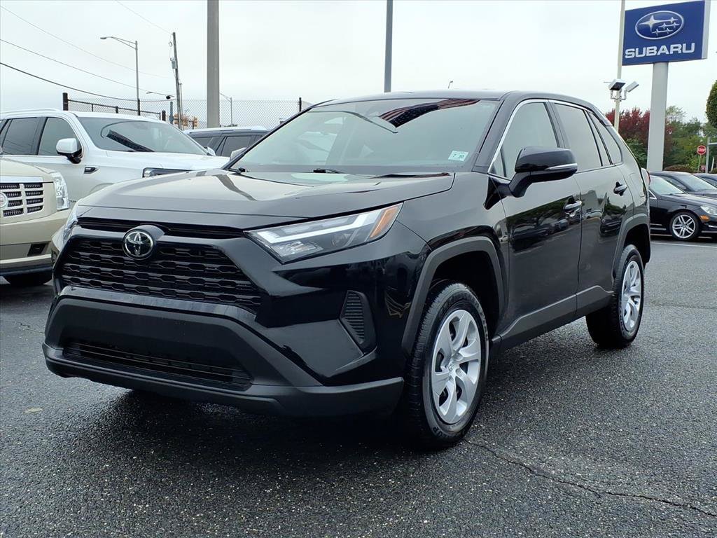 Used 2025 Toyota RAV4 LE AWD/4WD image 13