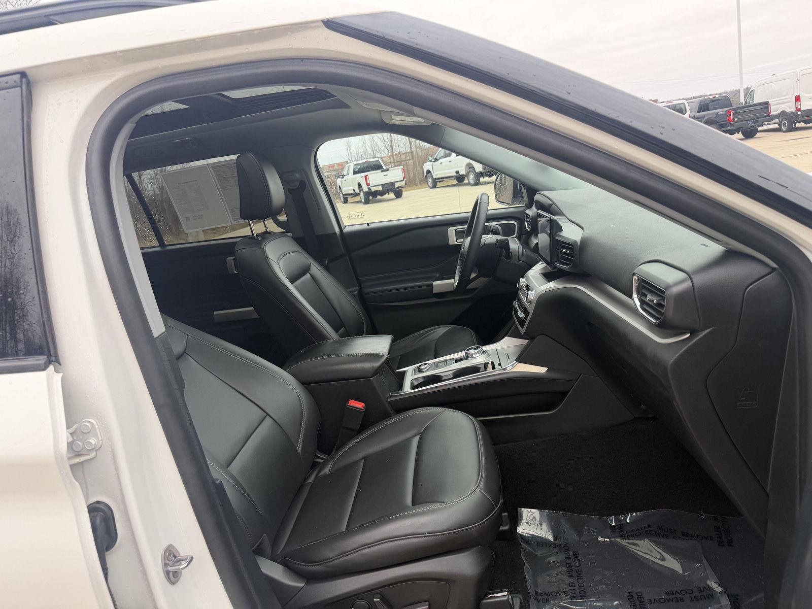 Used 2024 Ford Explorer XLT w/ Equipment Group 202A image 24