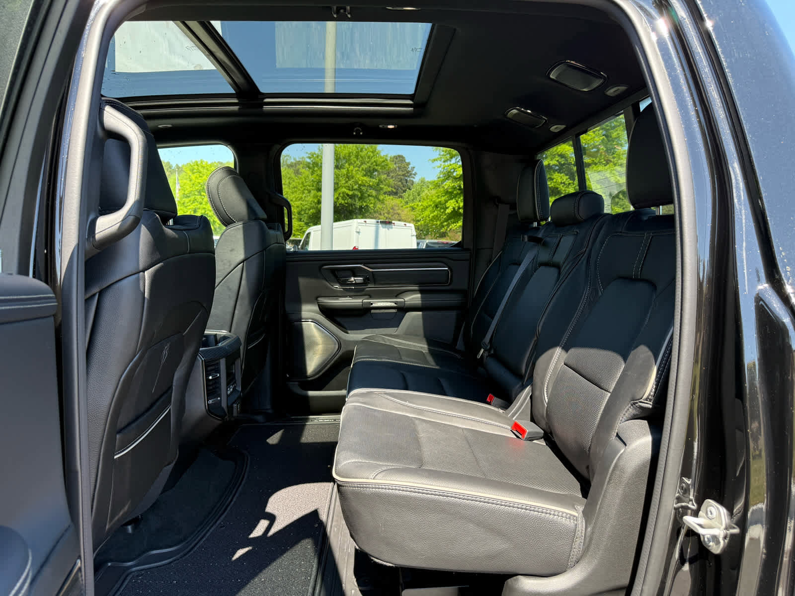 Used 2024 RAM 1500 Limited image 23