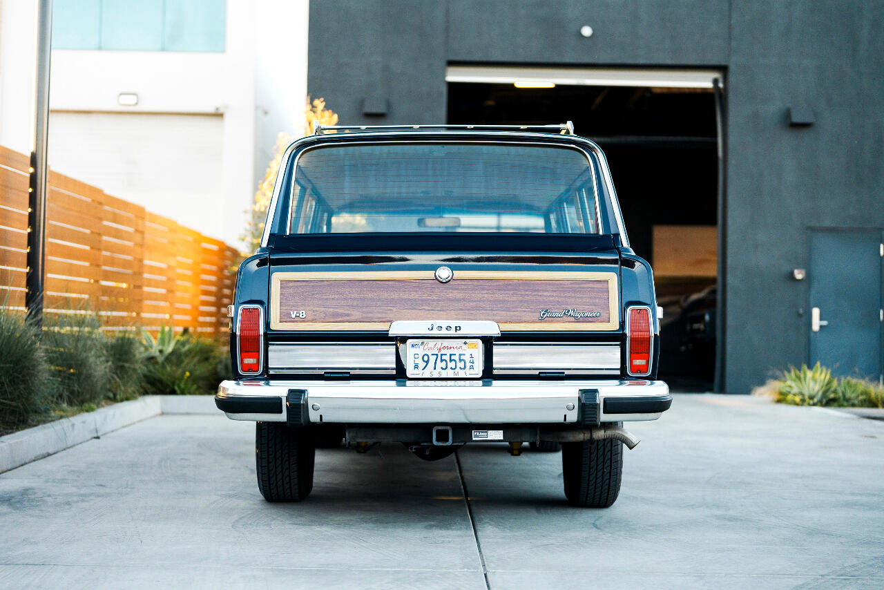 Used 1987 Jeep Grand Wagoneer image 12