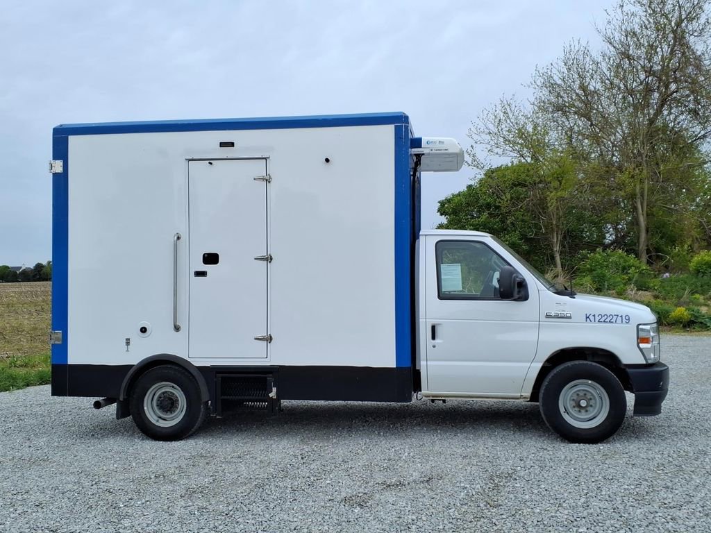 Used 2023 Ford E-350 and Econoline 350 Super Duty w/ Power Windows & Locks Group RWD image 4