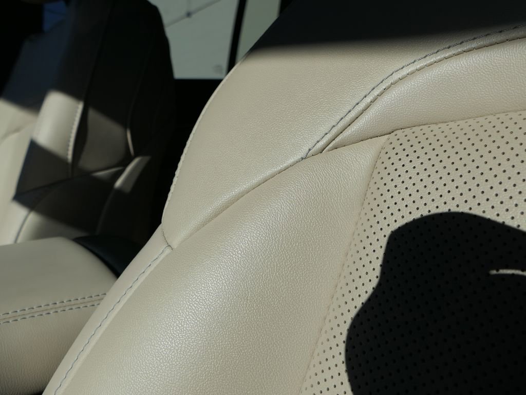 Used 2022 Jeep Grand Cherokee Limited 4xe w/ Luxury Tech Group II image 10