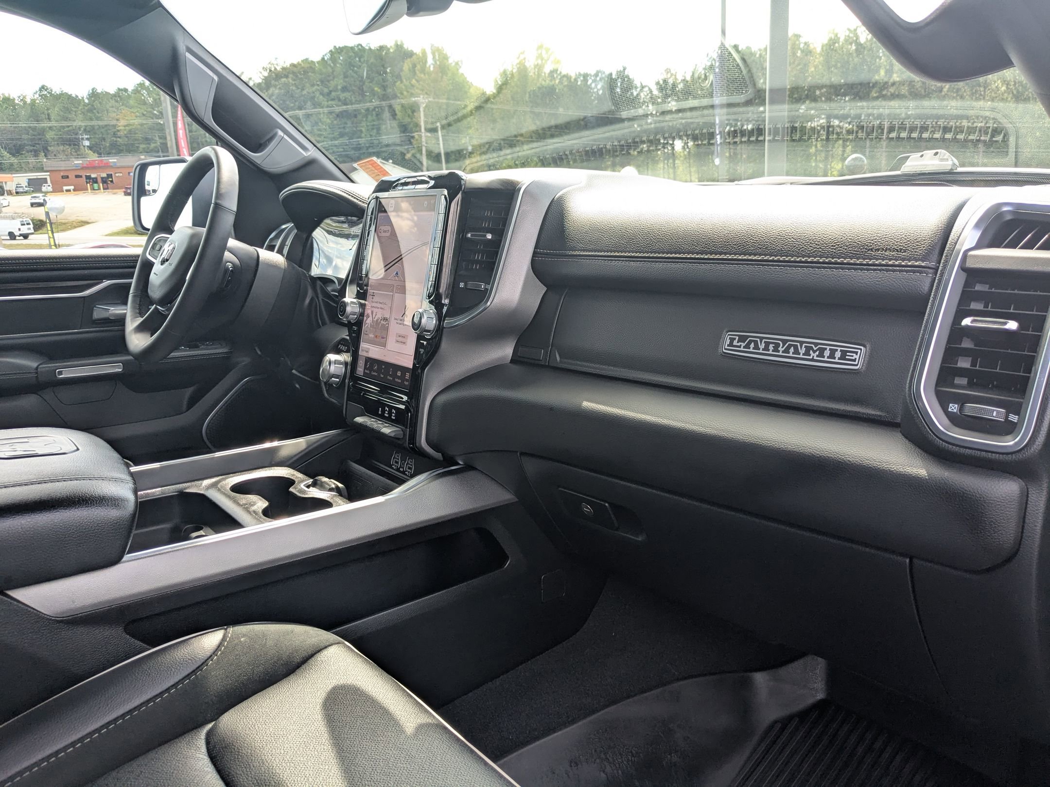 Used 2025 RAM 1500 Laramie image 26