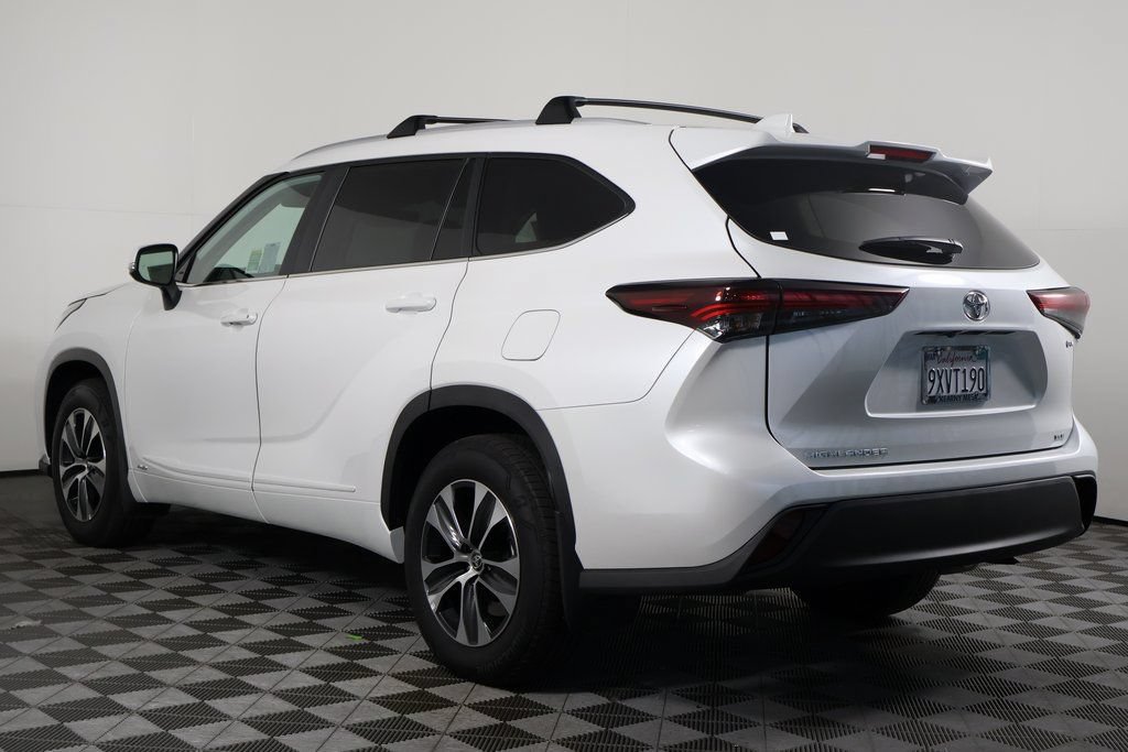 Used 2026 Toyota Highlander XLE AWD/4WD image 6