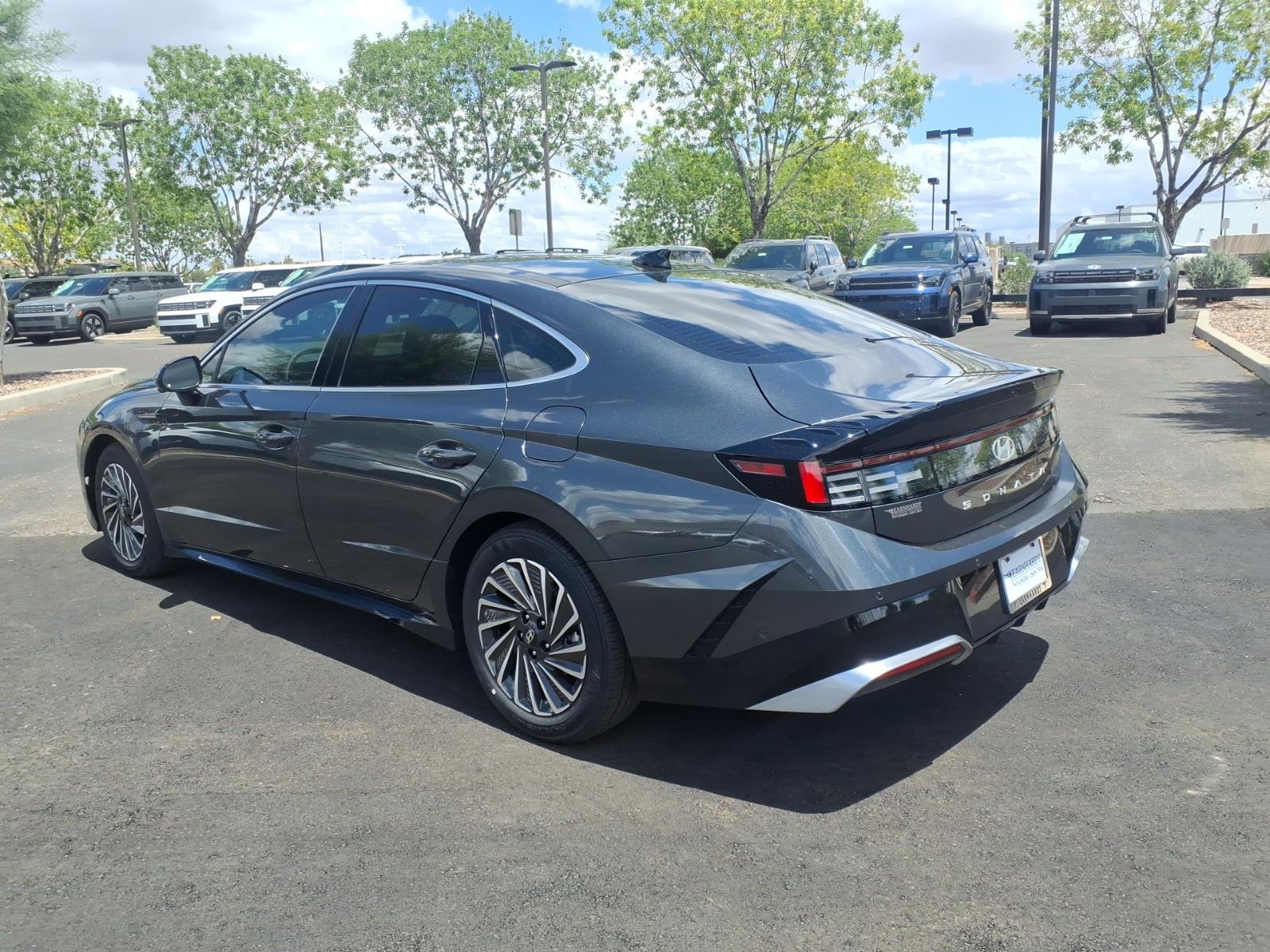 New 2026 Hyundai Sonata Limited FWD image 4