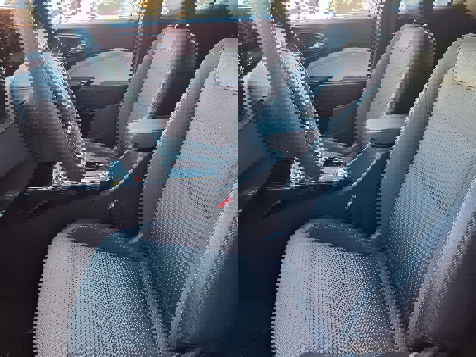 Used 2025 Chevrolet Trax LT image 3