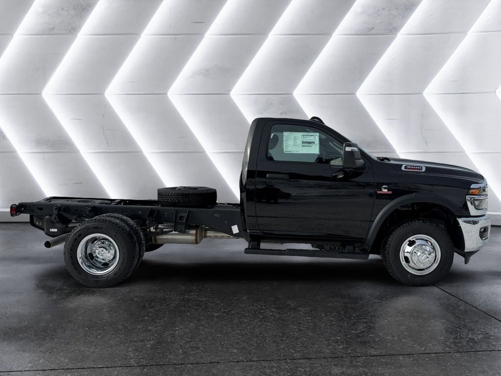 New 2026 RAM 3500 Tradesman AWD/4WD image 7