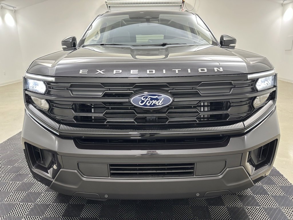 New 2025 Ford Expedition Max Active image 2