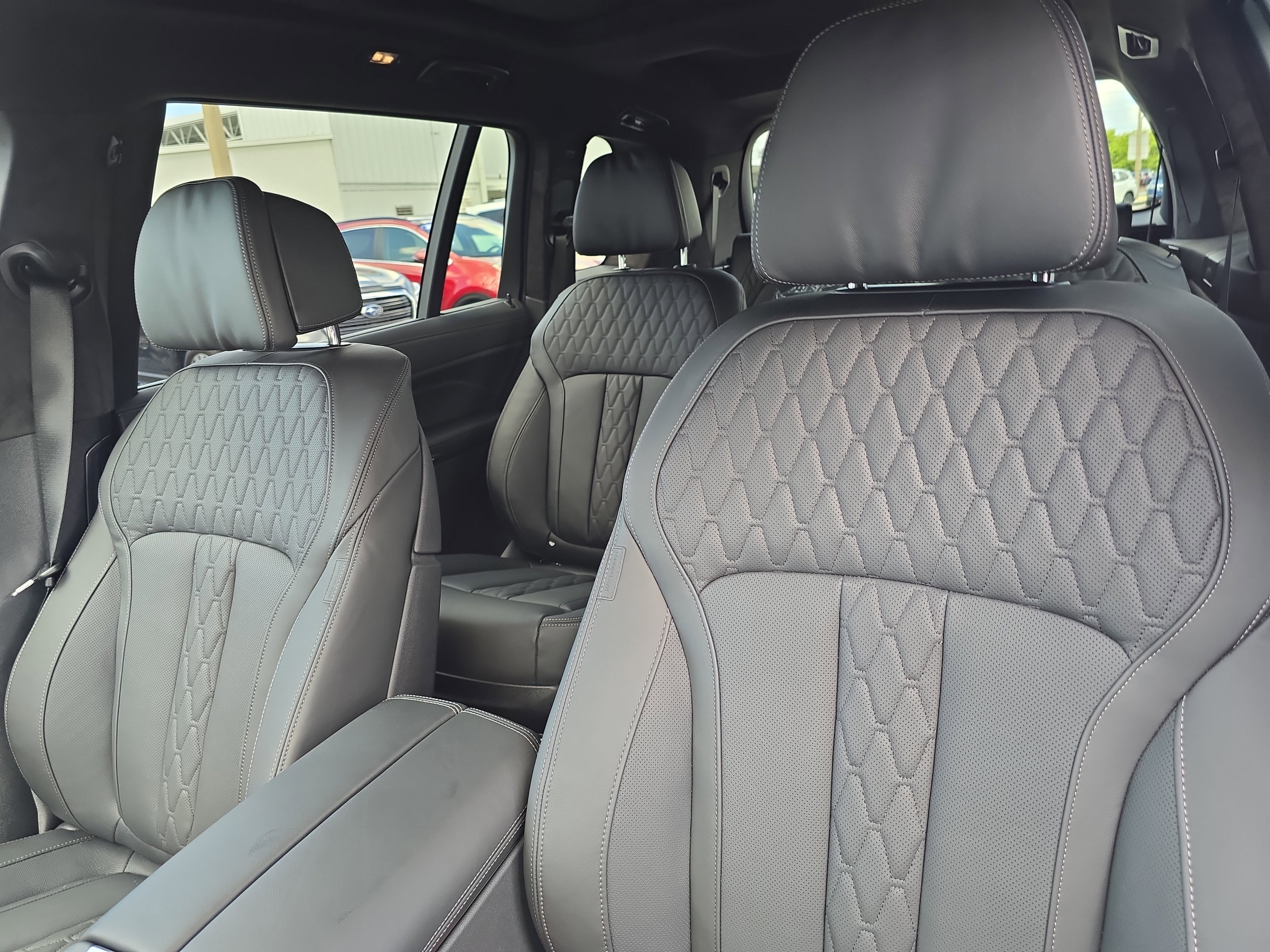 New 2026 BMW X7 M60i image 24