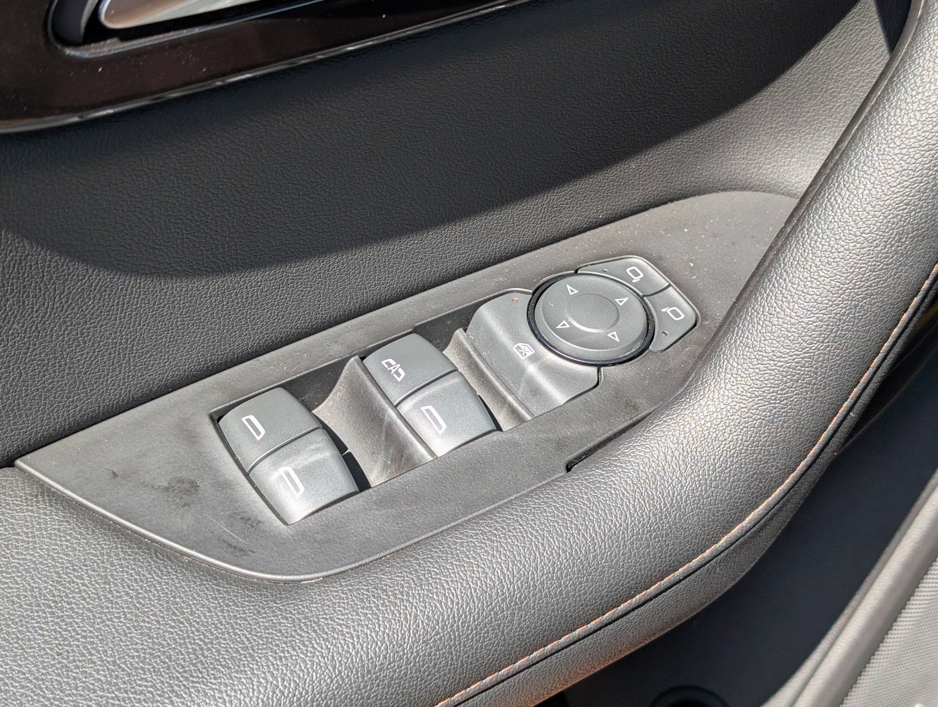 Certified 2019 Chevrolet Blazer Premier w/ Driver Confidence II Package FWD image 19
