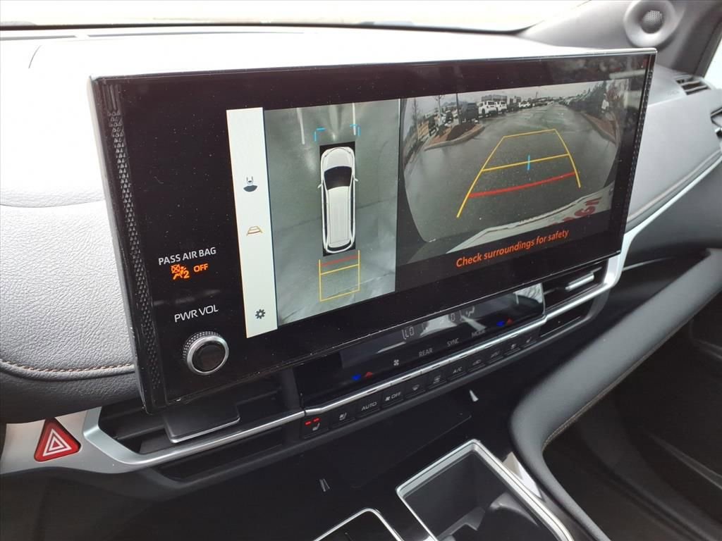 Certified 2025 Toyota Sienna Platinum image 21