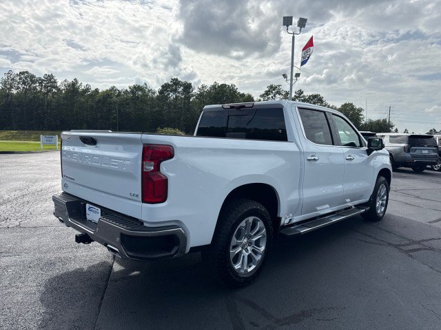New 2026 Chevrolet Silverado 1500 LTZ w/ LTZ Premium Package AWD/4WD image 3