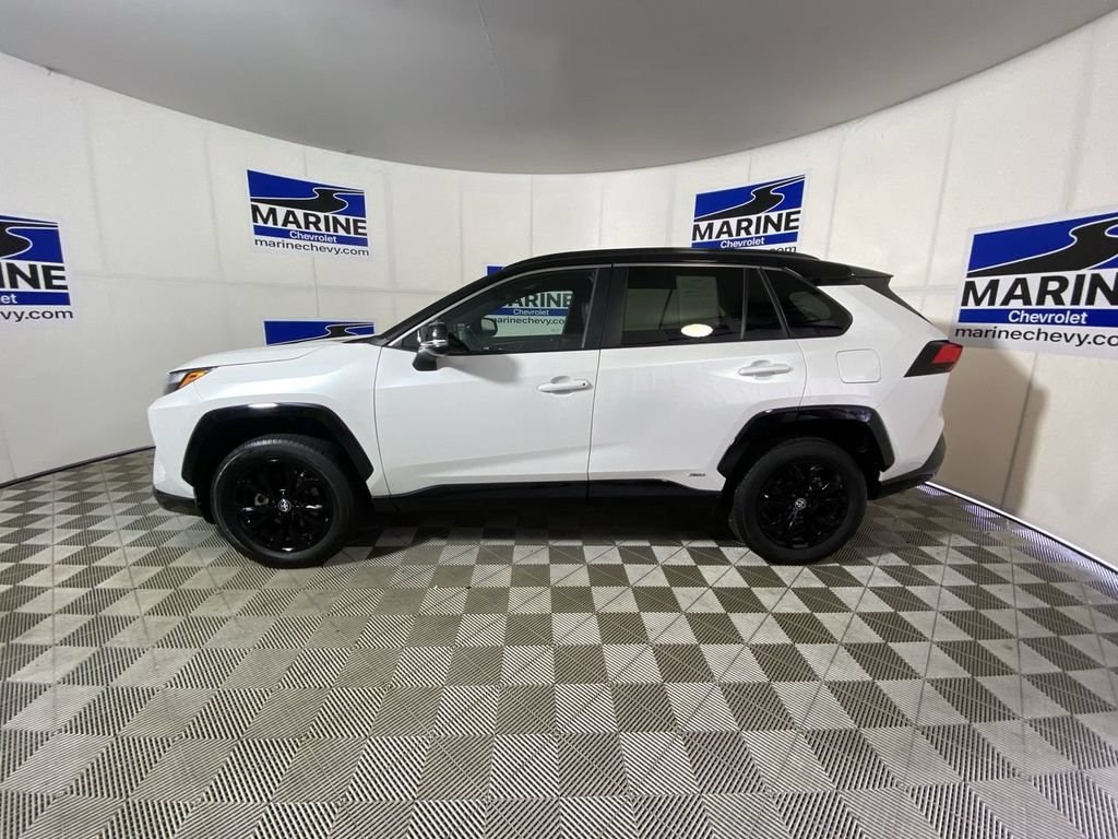 Used 2023 Toyota RAV4 XSE AWD/4WD image 10