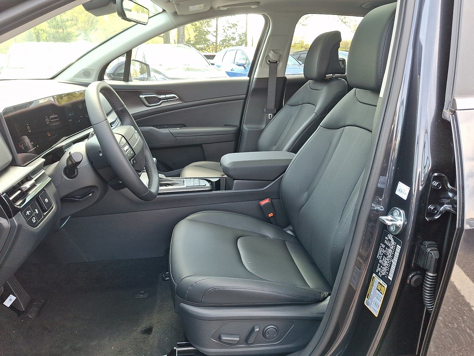 New 2026 Kia Sportage EX w/ EX Panorama Roof Package FWD image 6