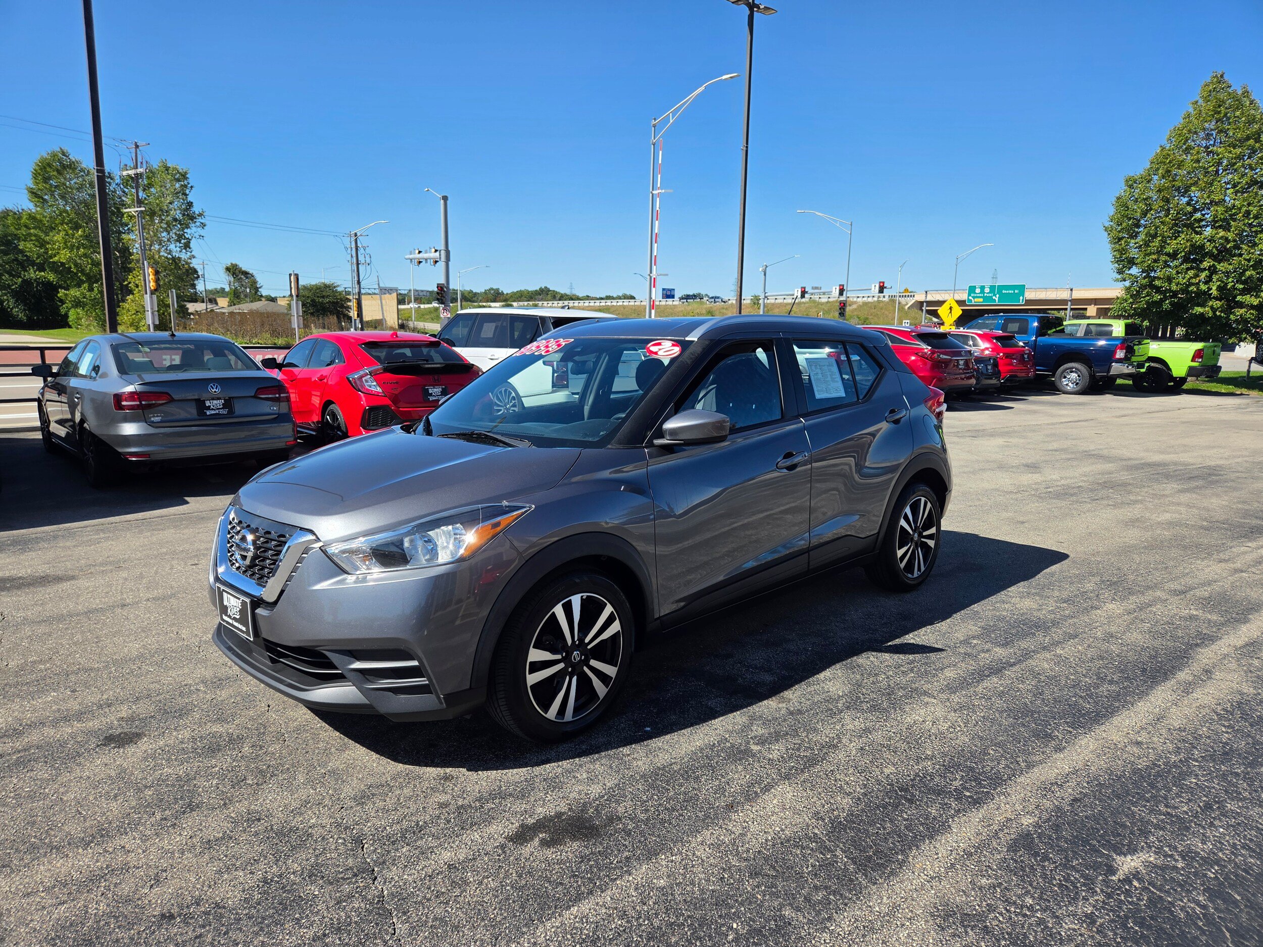Used 2020 Nissan Kicks SV FWD image 3