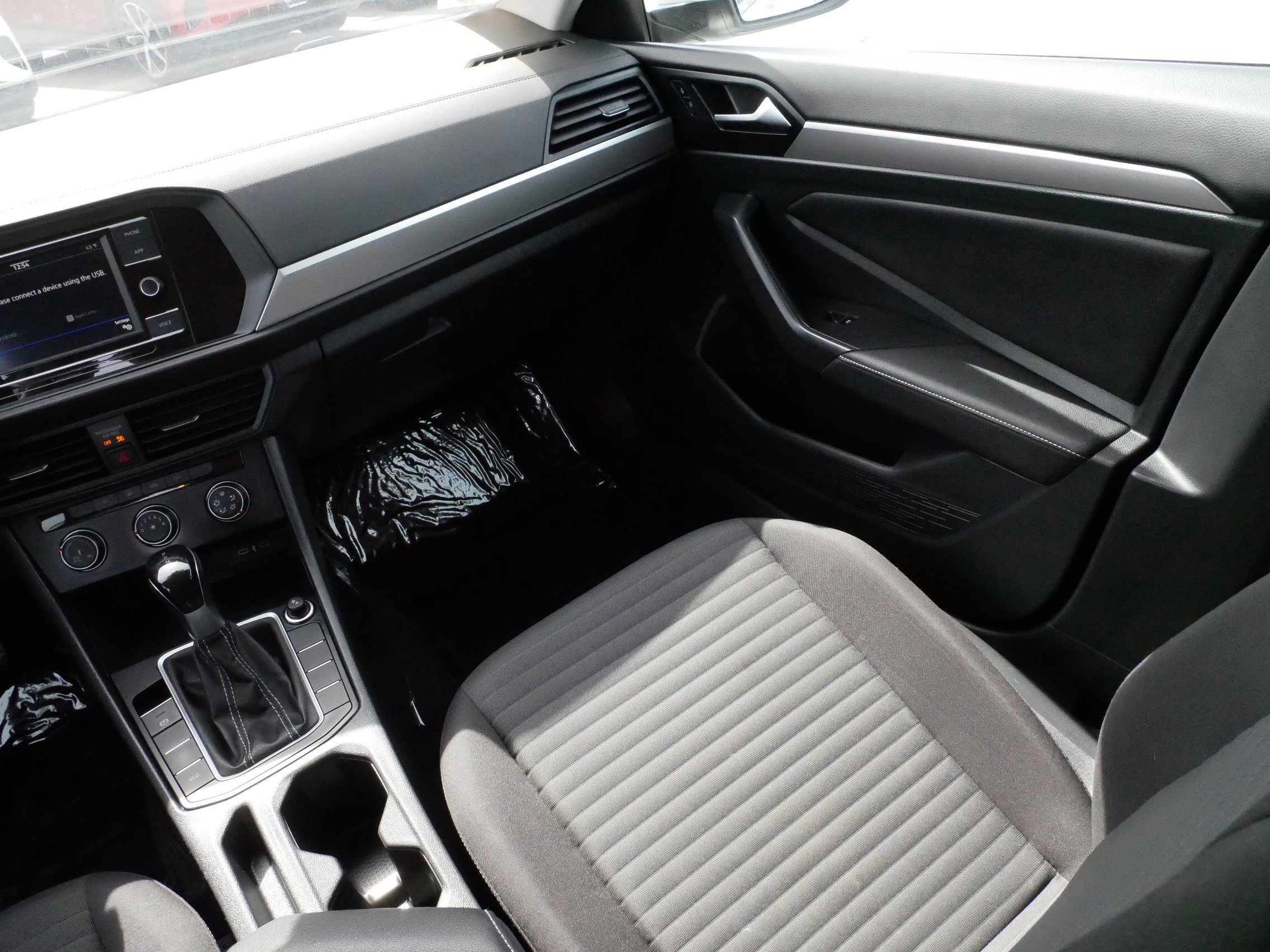 Certified 2024 Volkswagen Jetta S image 11