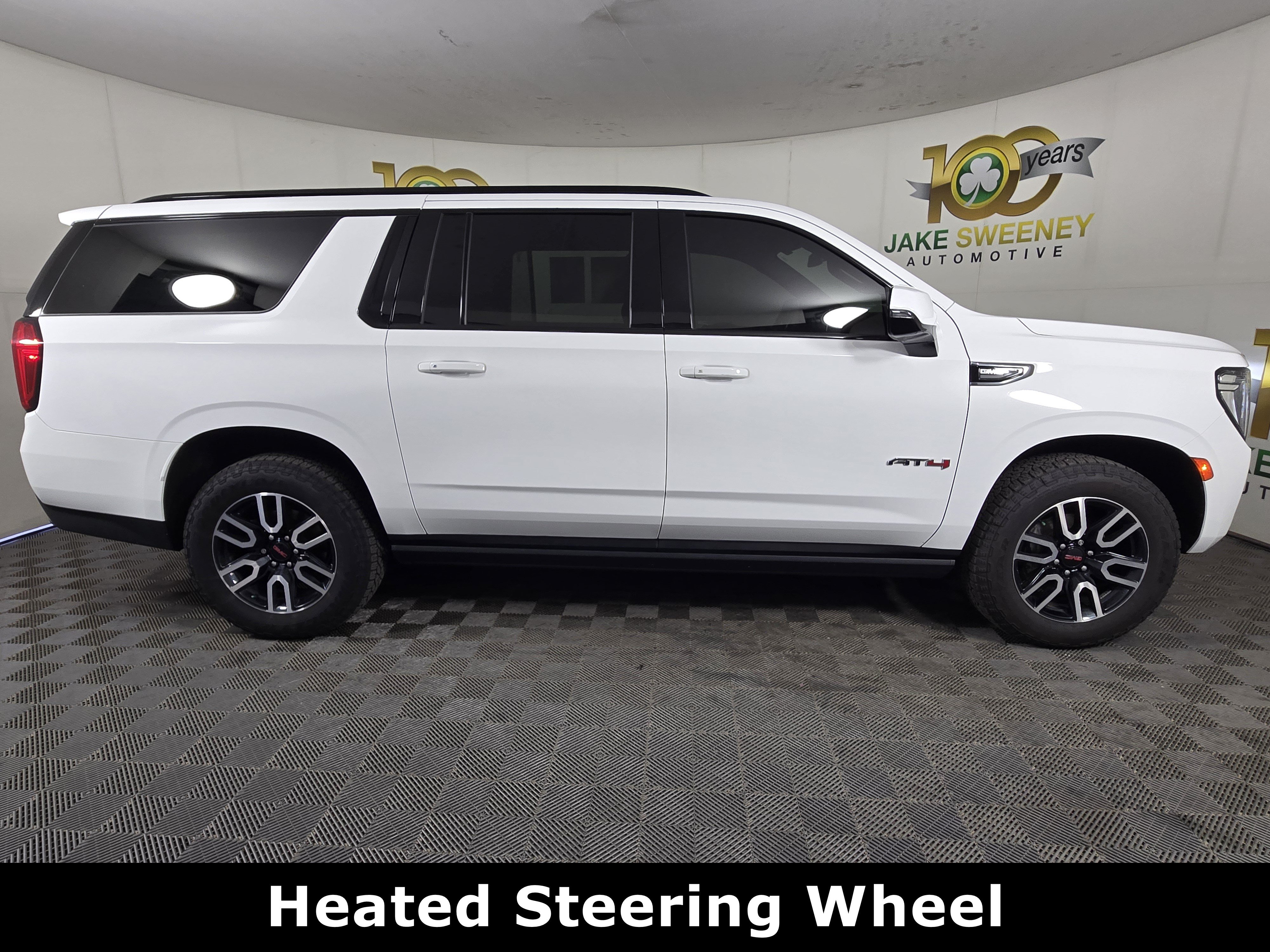 Used 2022 GMC Yukon XL AT4 AWD/4WD image 10