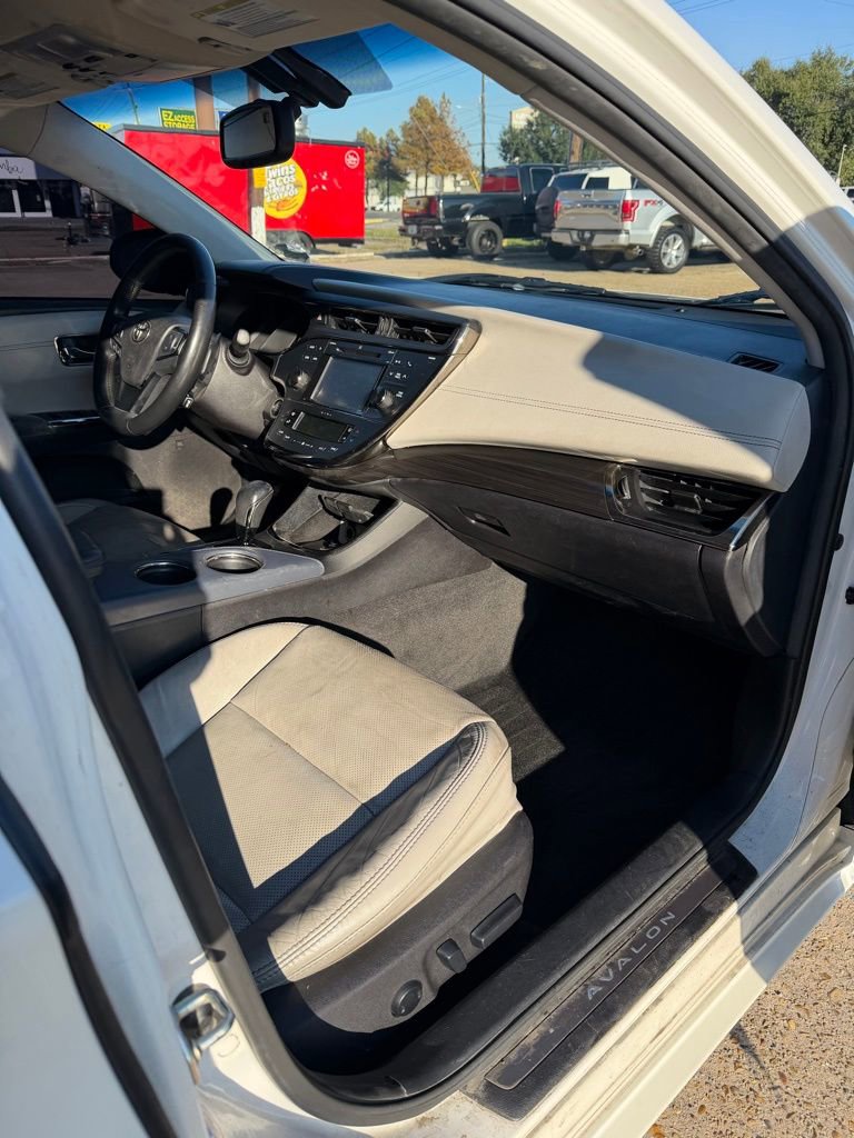Used 2015 Toyota Avalon Limited image 20