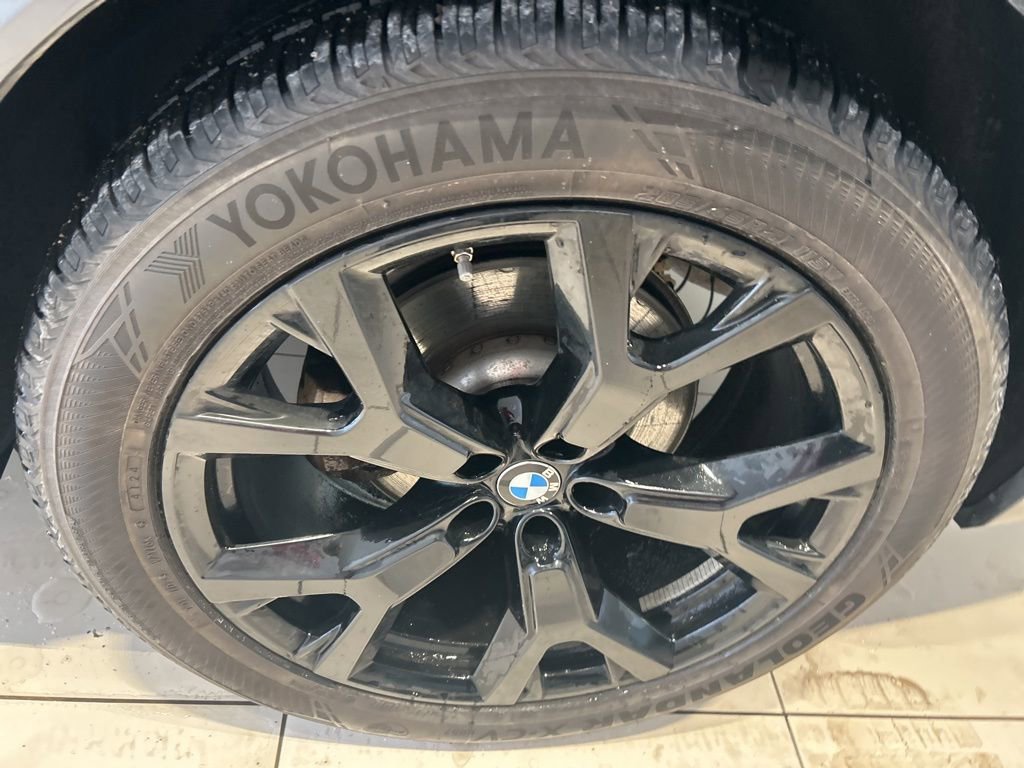 Used 2023 BMW X7 xDrive40i w/ Parking Assistance Package image 21