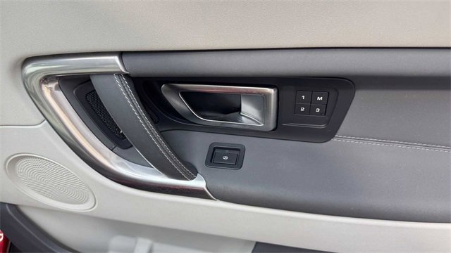 Used 2019 Land Rover Discovery Sport HSE image 14