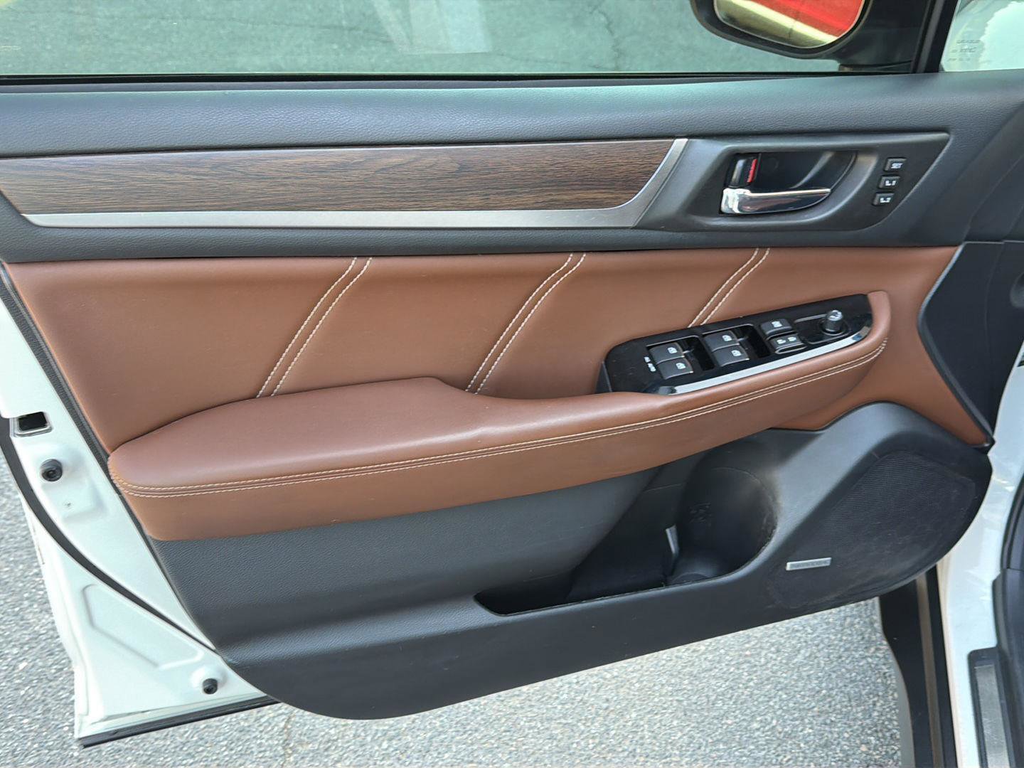 Used 2018 Subaru Outback 2.5i Touring AWD/4WD image 17